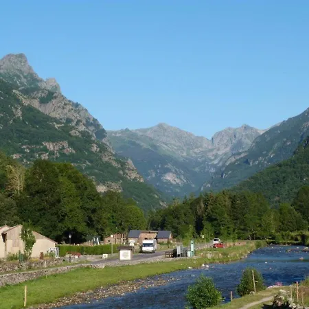Chaleureux A Avec Jacuzzi Et Vue Sur La Montagne